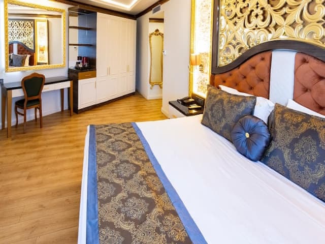 Deluxe Tek Buyuk Yatakli Jakuzili