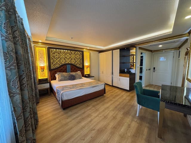 Deluxe Tek Buyuk Yatakli