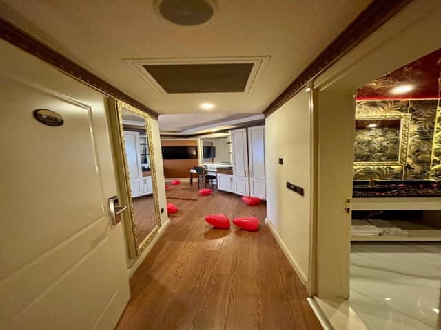 Deluxe Tek Buyuk Yatakli Jakuzili