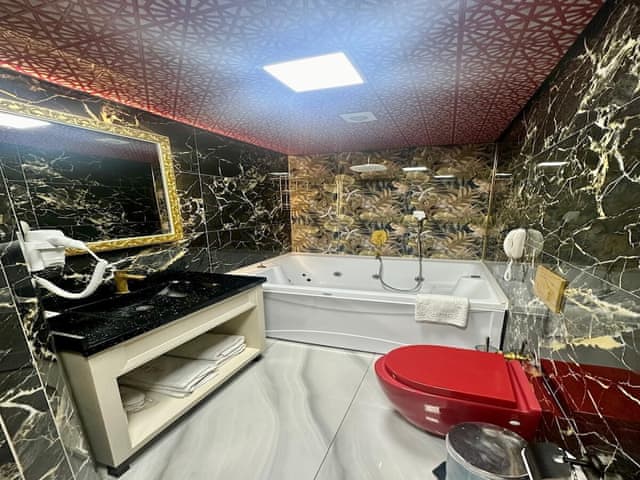 Deluxe Triple Oda Jakuzili