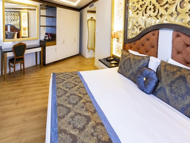 Deluxe Tek Buyuk Yatakli