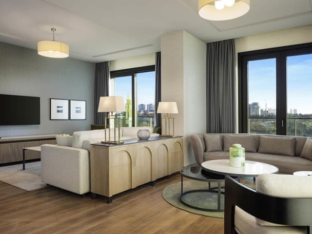 Royal Penthouse, Multiple Beds