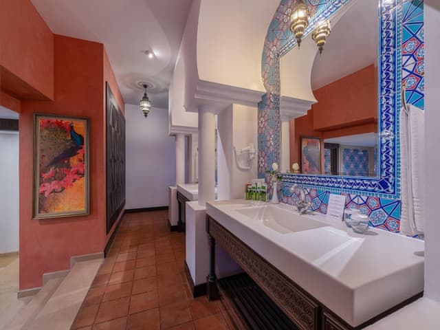 Sultan Suite with Jacuzzi