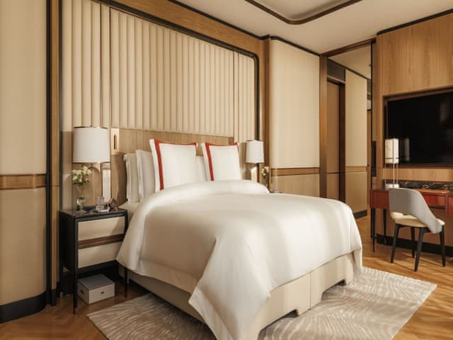 Promenade Deluxe Suite - Butler Service, Iliana Pool Club Access, Private Terrace on Promenade