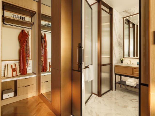 Marina Deluxe Room with Marina & Dubai Skyline Views - includes Private Terrace (11 sqm)