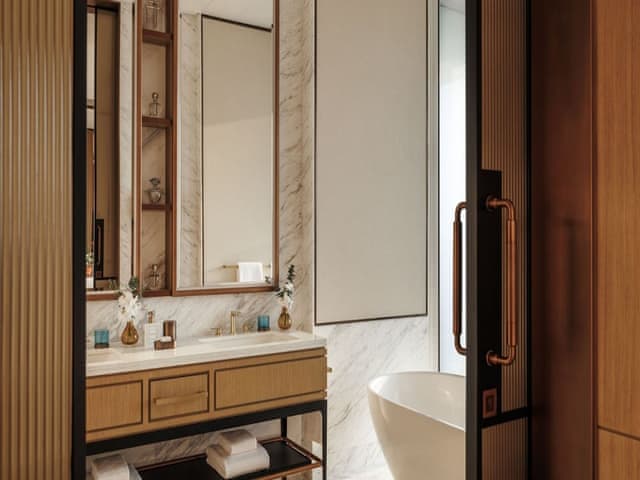 Marina Deluxe Room with Marina & Dubai Skyline Views - includes Private Terrace (11 sqm)