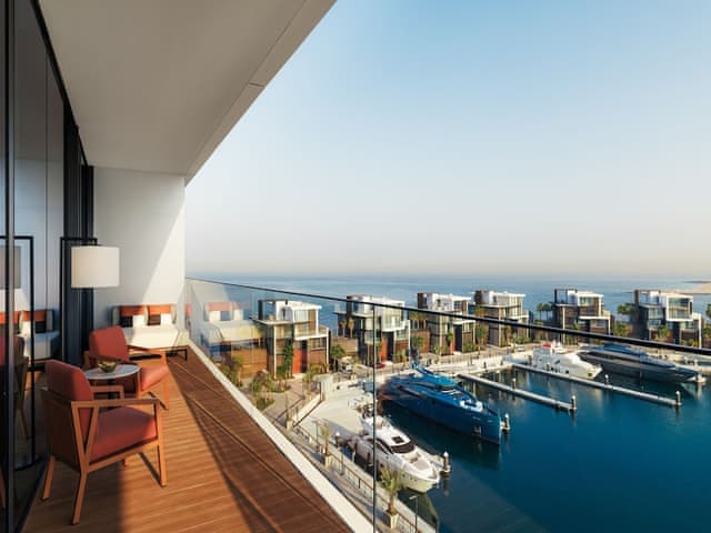 Marina Deluxe Suite - Butler Service, Iliana Pool Club Access, 31 sqm Terrace with Marina Views