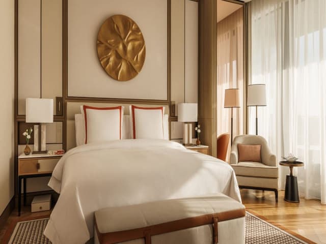 Marina Deluxe Room with Marina & Dubai Skyline Views - includes Private Terrace (11 sqm)