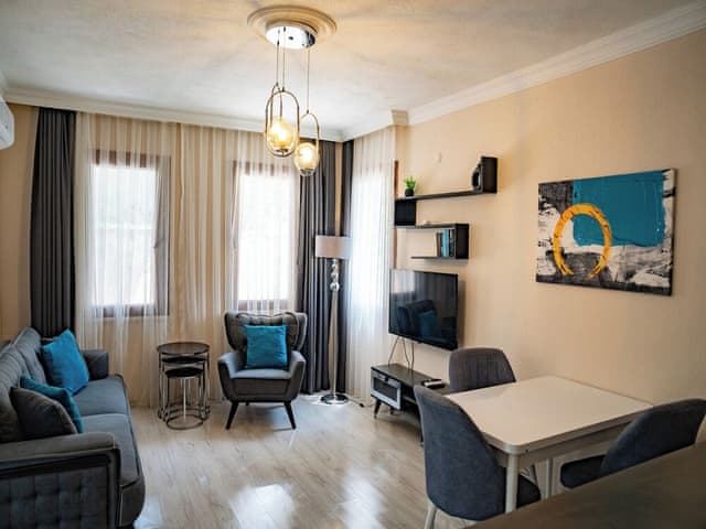 Ground Floor Side Facing