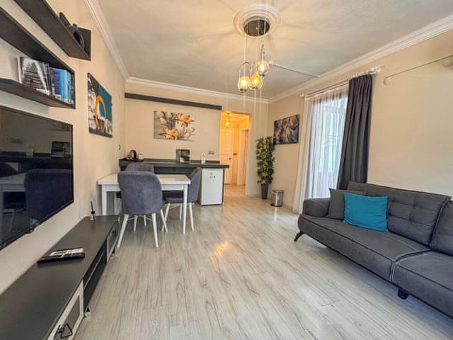 Ground Floor Side Facing