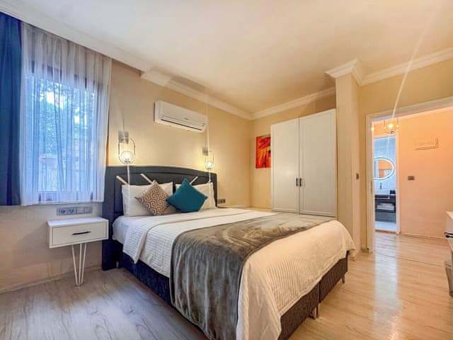 Ground Floor Side Facing