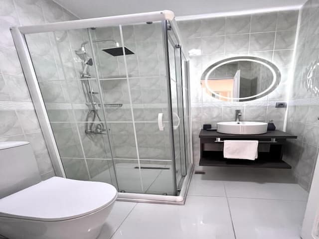 Front Facing Pool View