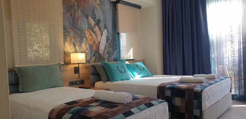 CLUB BELLAMARE  BEACH