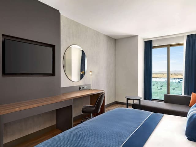 Deluxe Room, Corner