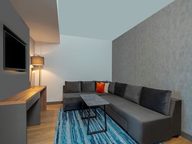 Executive Suite, Jetted Tub