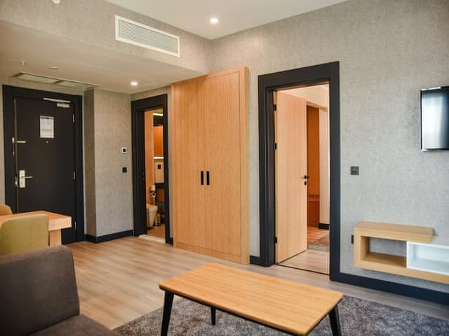 Suite, Non Smoking, Corner