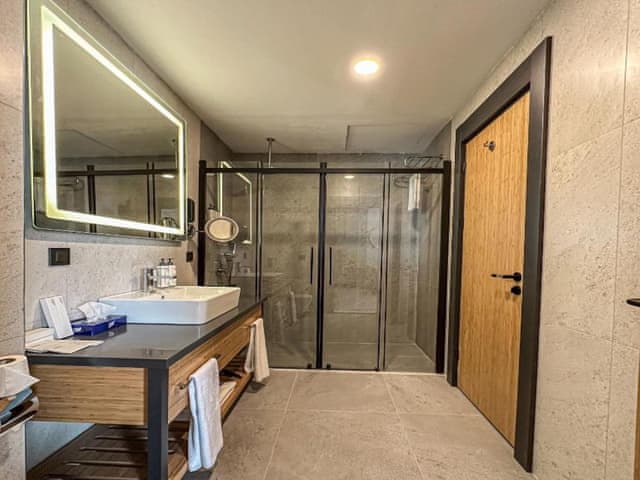 Suite, Non Smoking, Corner