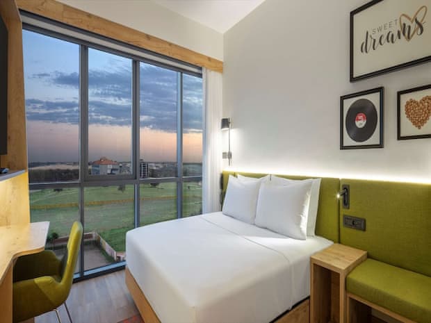 Room, 1 King Bed, Smoking