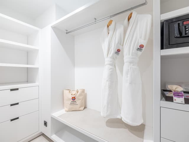 Delüks Yetişkin Oda Deniz Manzaralı (Yetişkin Bölgesi)