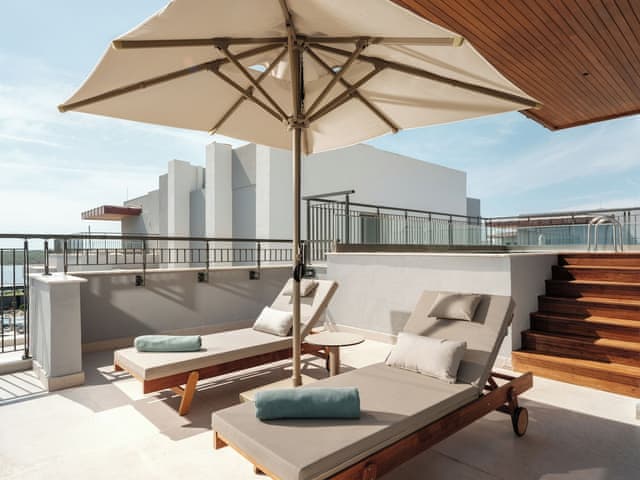 Penthouse Özel Havuz Deniz Manzaralı (Yetişkin Bölgesi)