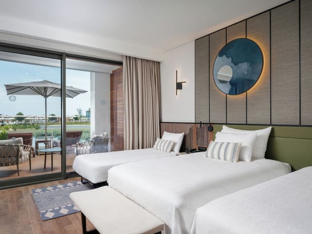 Delüks Havuz Erişimli Oda Deniz Kenarı (Topluluk Alanı)