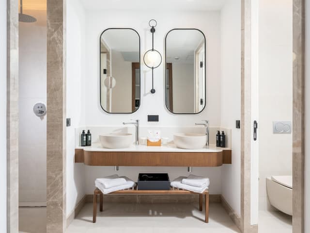 Delüks Yetişkin Oda Deniz Manzaralı (Yetişkin Bölgesi)