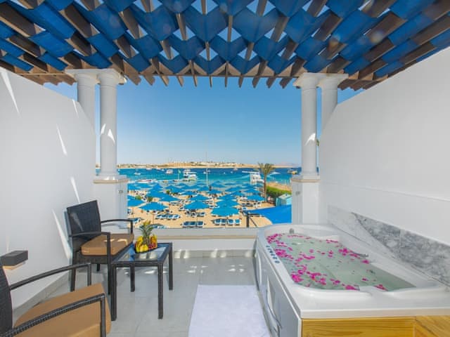 Deluxe Double Room, 1 King Bed, Beach View