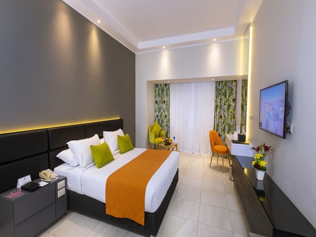 Deluxe Double Room, 1 King Bed, Pool View