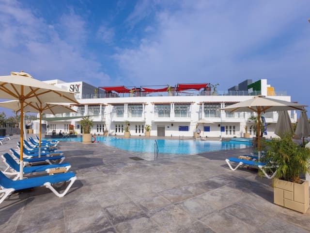 Deluxe Double Room, 1 King Bed, Pool View
