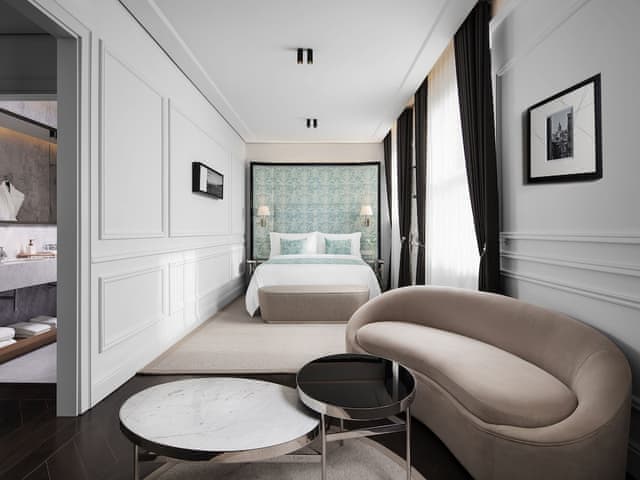 Grand Room, 1 King Bed