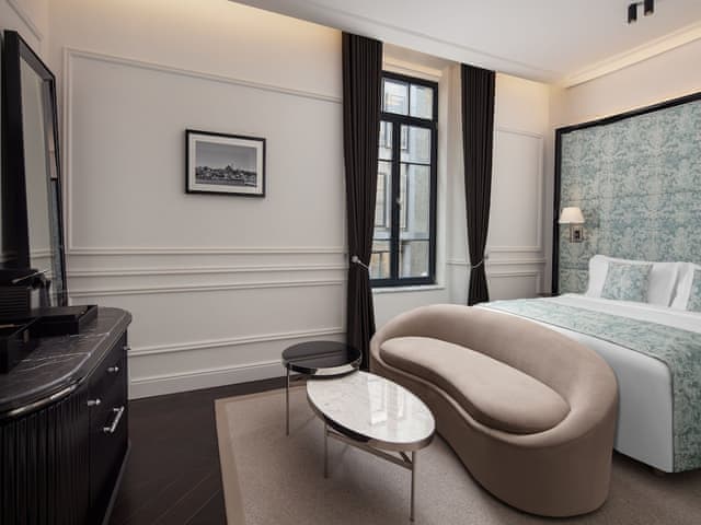 Deluxe Room, 1 Queen Bed