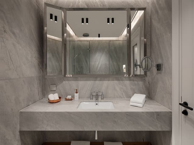 Deluxe Room, 1 Queen Bed