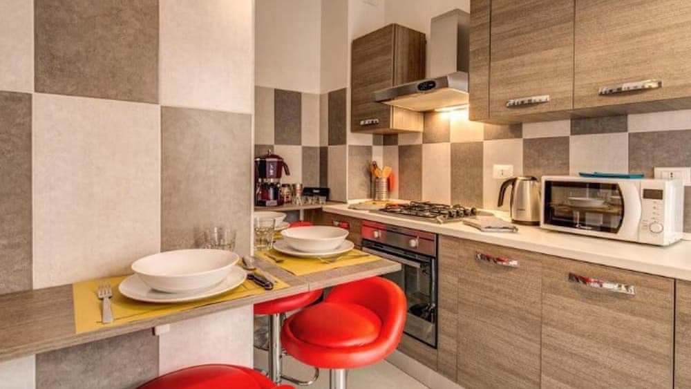 Retro2 Vaticano-max 4 pax Best Deals 2025