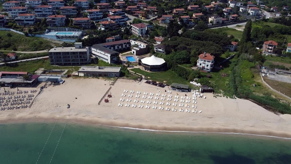 Mad Sea Beach Hotel от 223
