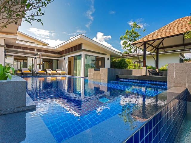 Casabay 4-Bedroom Villa with Private Pool