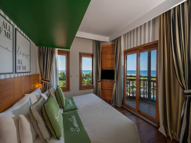Main Building Large Family Suite