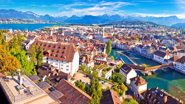 Lucerne: charming city, splendid natural setting