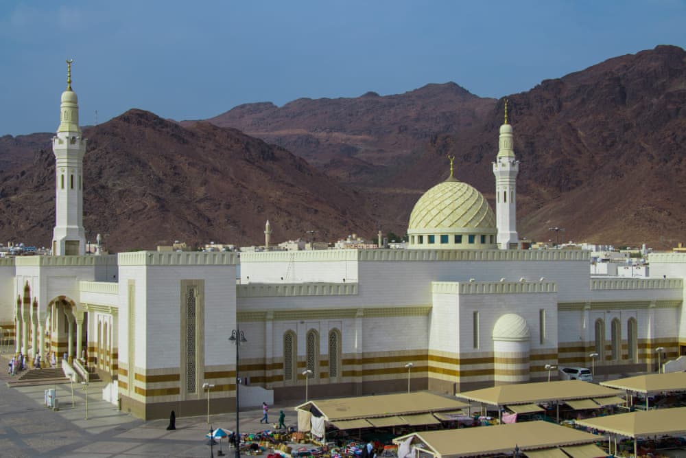Masjid Sayyid al-Shuhada and cemetery at the foot on Mount Uhud