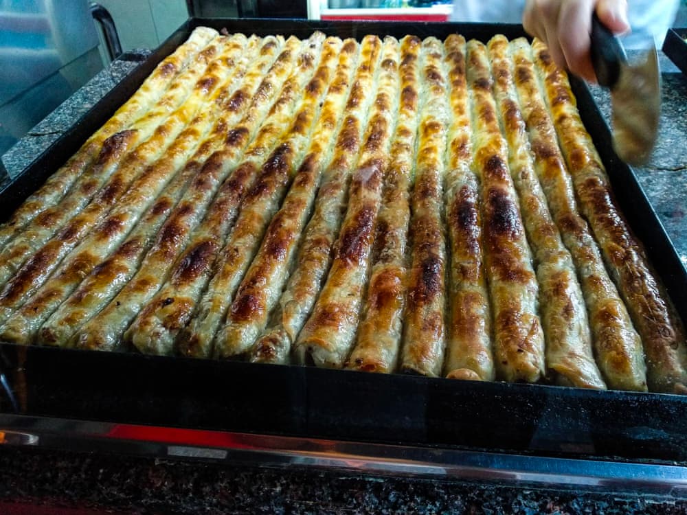 Традиционный боснийский бурек