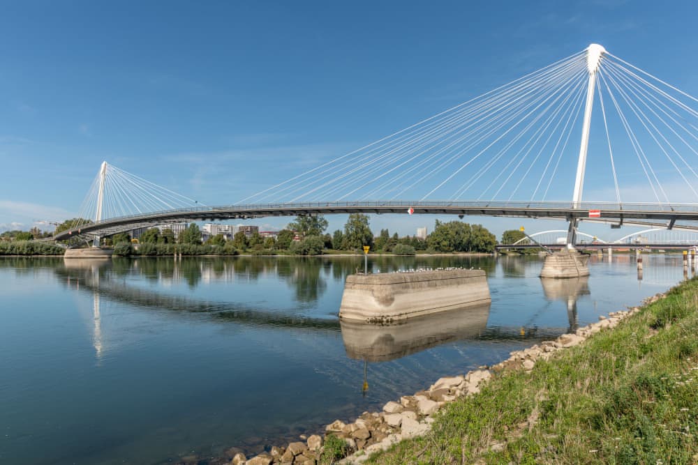 Passerelle des Deux Rives sur le Rhin entre Kehl et Strasbourg