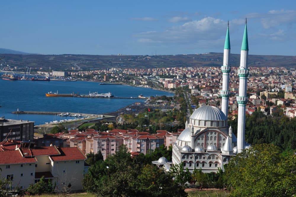 Текирдаг с мечетью Намик Кемаль