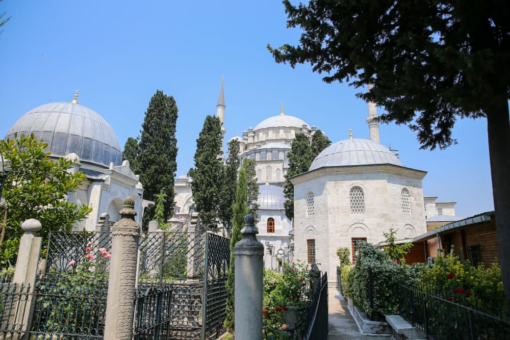 Tomb of Fatih Sultan Mehmet the Conqueror at the Fatih Mosque