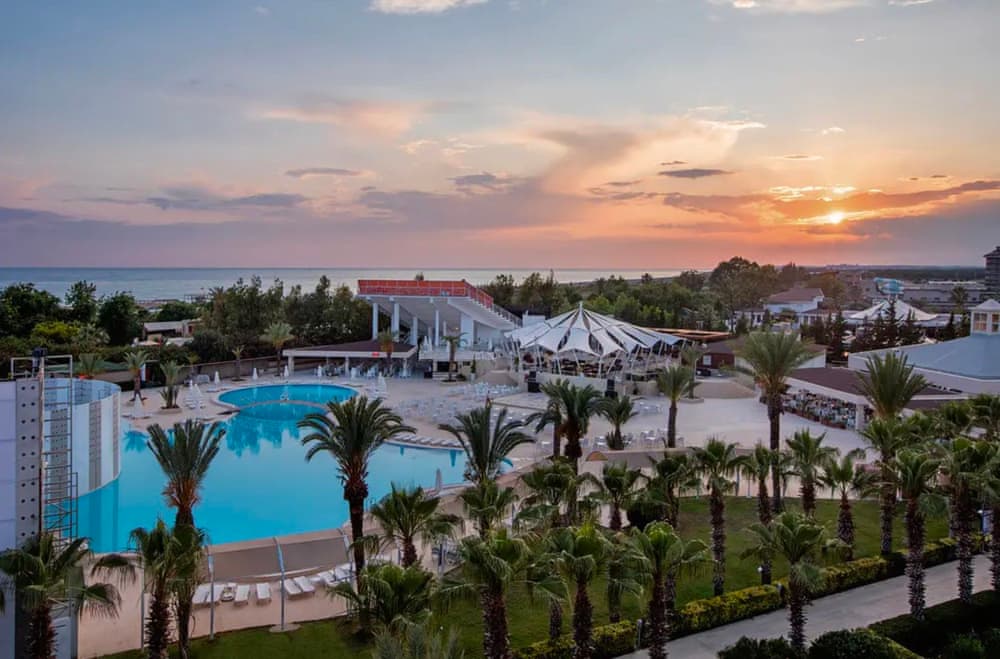 Смешанная зона для семей в отеле Selge Beach 