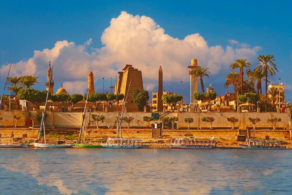 Вид на Луксор со стороны Нила